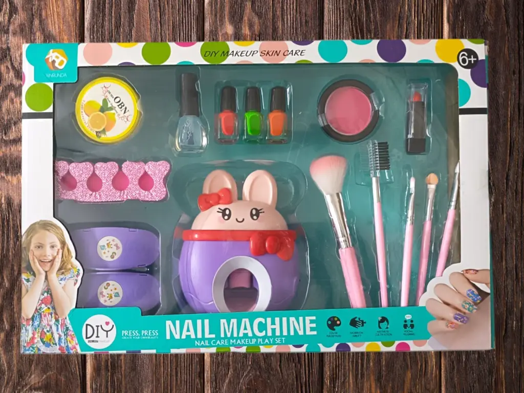 NAIL CARE MAKEUP PLAY SET (NAIL MACHINE)